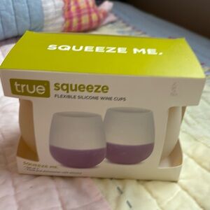 New in Box True Squeeze Flexible Silicone Wine Cups (2)